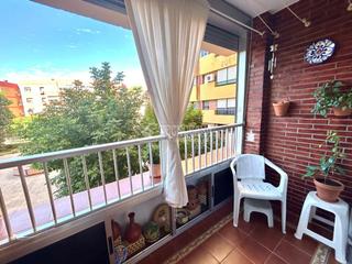 Pis en Barriada de Pineda. Piso en venta en sevilla