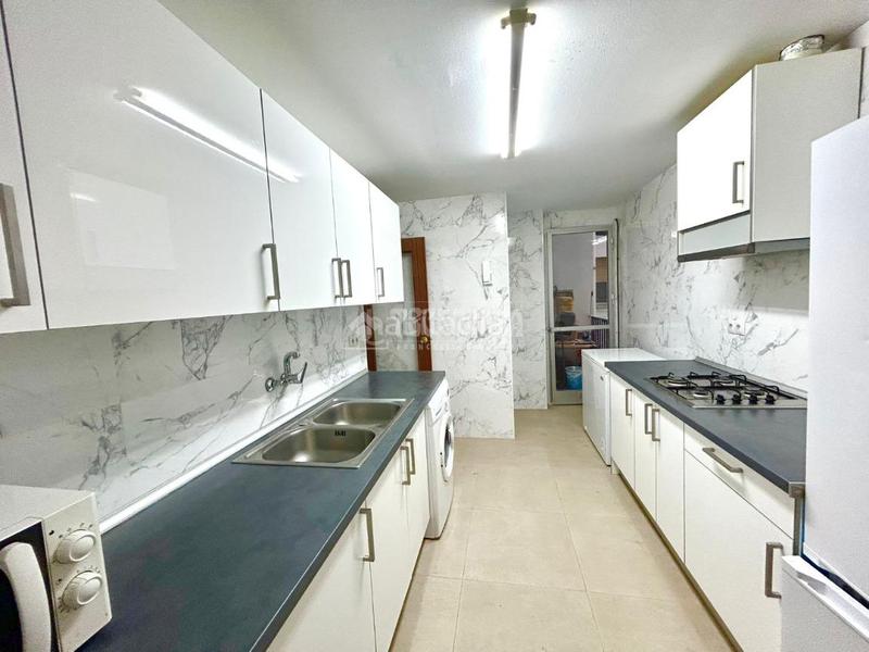 Foto b98d9a6d-d3e6-4f5d-b61d-328f65fffda3. Pis amb aparcament a Bami - La Estrella Sevilla