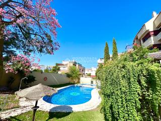Appartamento in Pedro Salvador - Las Palmeritas. Piso en venta en sevilla