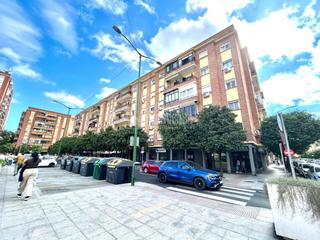 Location Local commercial à Bami - La Estrella. Tienda en alquiler en sevilla