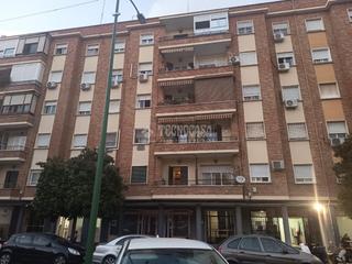 Appartement en Bami - La Estrella. Piso en venta en sevilla