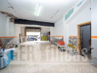 Local commercial  Doctor ferran. Con aseo y 2 trasteros