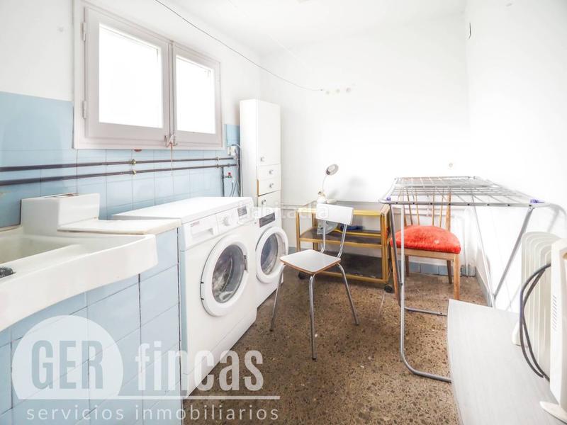 Foto 07a11db8-8cdc-4317-9067-bd698ede2287. Casa a reformar con local comercial. en Ca n'Aurell Terrassa