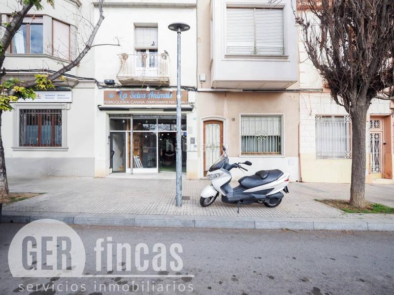 Foto 0ac1247e-81c9-4e66-aaea-91460b174609. Casa a reformar con local comercial. en Ca n'Aurell Terrassa
