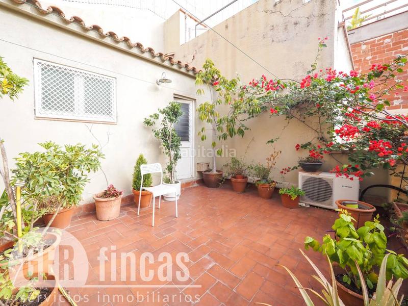 Foto 88087eb2-b379-485b-8ee0-2ff84120ec0d. Casa a reformar con local comercial. en Ca n'Aurell Terrassa