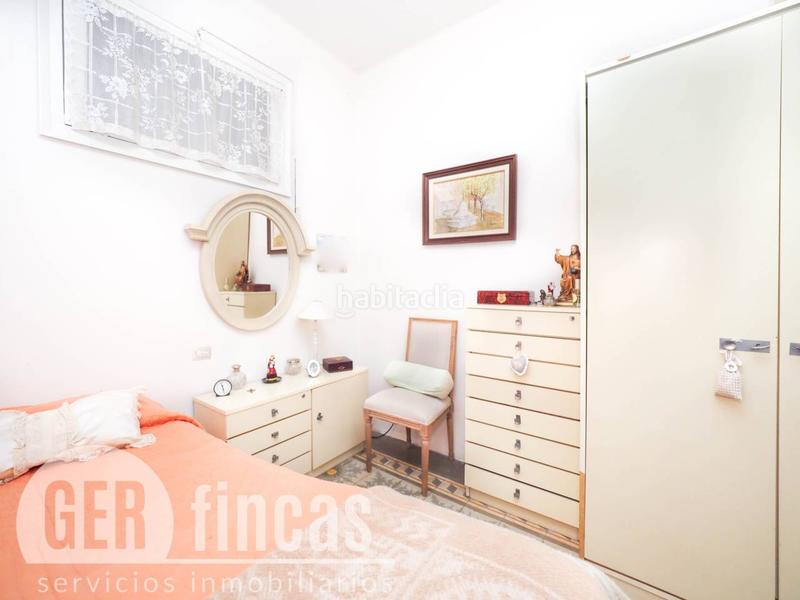 Foto ae5a8c09-db6f-44b9-b204-2f44b3b5d6bc. Casa a reformar con local comercial. en Ca n'Aurell Terrassa