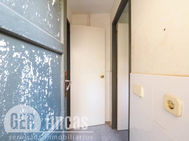 Foto b4f5f741-1621-49fb-8ff8-8bbe14303913. Casa a reformar con local comercial. en Ca n'Aurell Terrassa