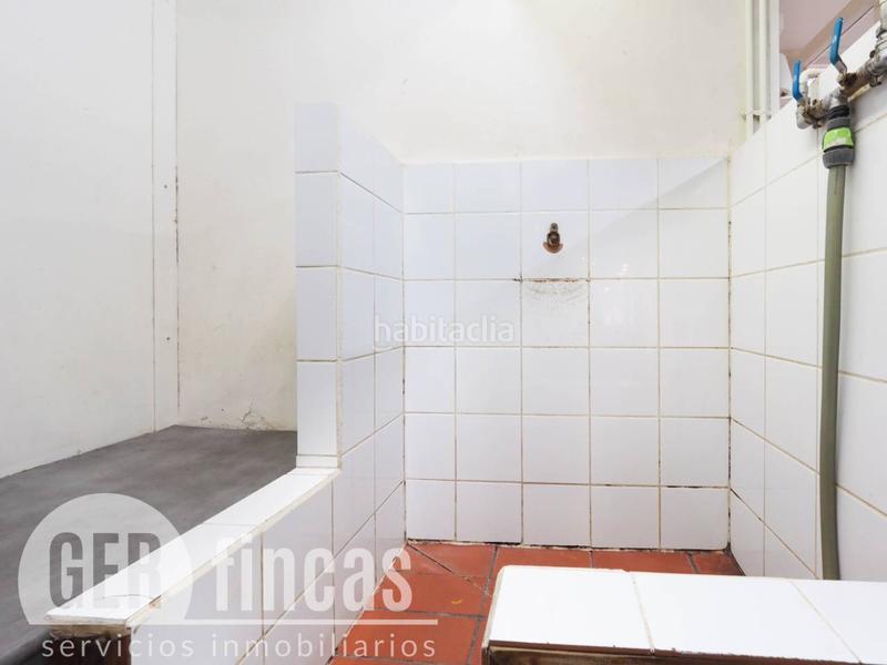Foto c1498d8a-15e7-4261-8b67-e4d6ce49602c. Casa a reformar con local comercial. en Ca n'Aurell Terrassa