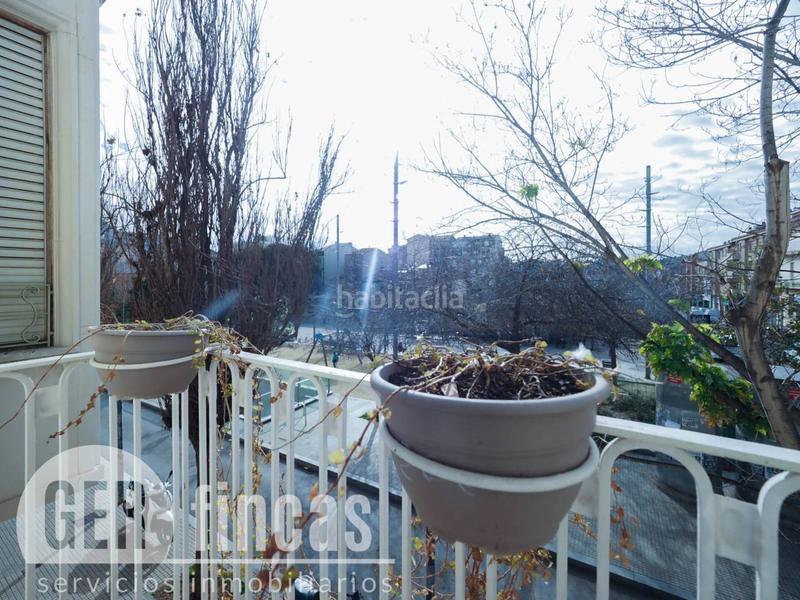 Foto c1d333ff-9abf-444b-b4e8-18f0b7fc7f45. Casa a reformar con local comercial. en Ca n'Aurell Terrassa