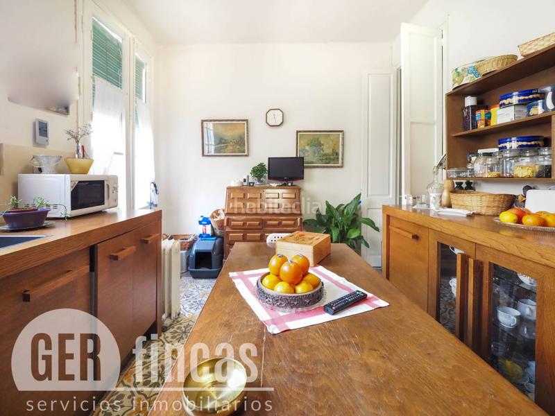 Foto ccc4d719-bed8-4c5d-848d-935fb95c1e9c. Casa a reformar con local comercial. en Ca n'Aurell Terrassa