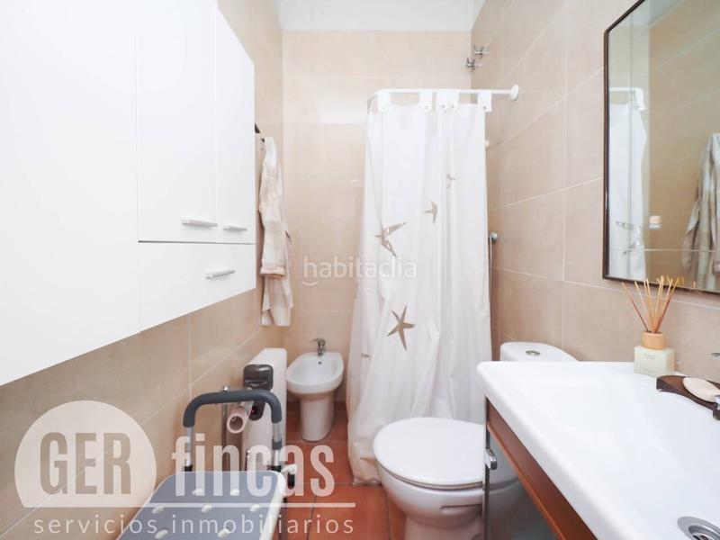 Foto d5ffec26-66d0-45e7-99d1-773189fc7cc5. Casa a reformar con local comercial. en Ca n'Aurell Terrassa
