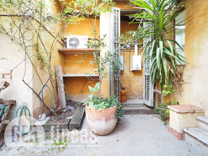 Foto f5f58f67-5e1e-4263-810c-4fb31a716dbd. Casa a reformar con local comercial. en Ca n'Aurell Terrassa