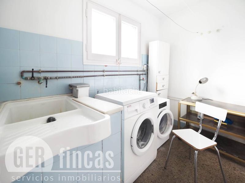 Foto fa1c9576-5b76-4cec-813f-4213cc22911a. Casa a reformar con local comercial. en Ca n'Aurell Terrassa