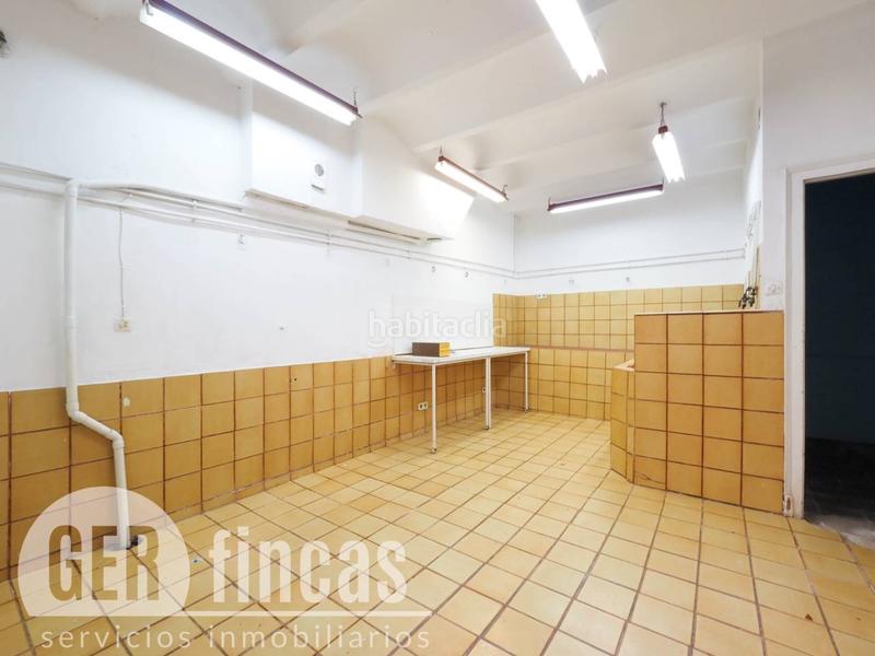 Foto fc9c74e9-6974-48be-b454-90f636b8a1b8. Casa a reformar con local comercial. en Ca n'Aurell Terrassa