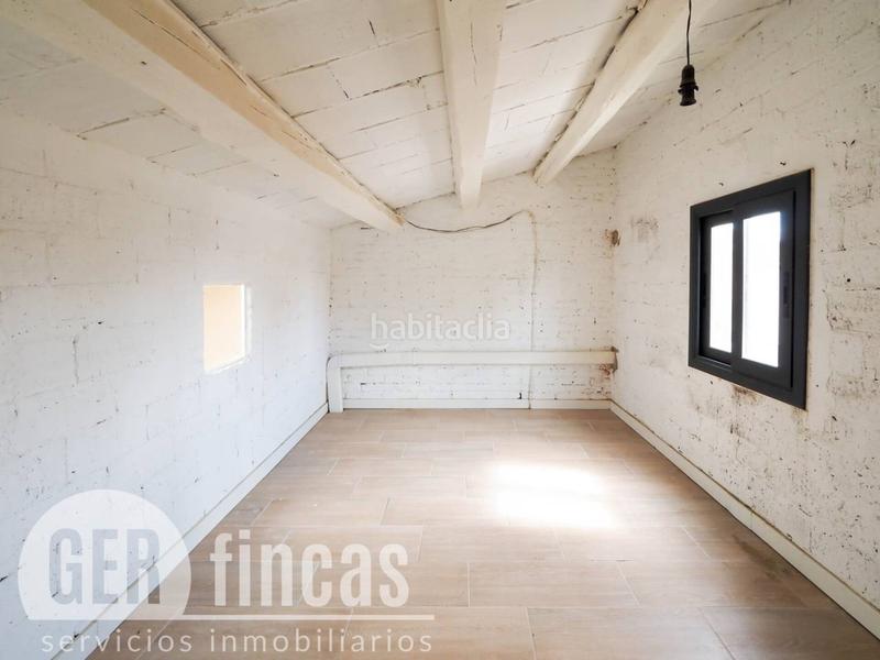 Foto a7a38760-e340-4cf1-9fc7-084e02748888. Casa con riscaldamento in Ca n'Aurell Terrassa