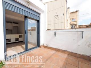 Maison  Comte borrell. Reformada, al lado de la rambla de egara