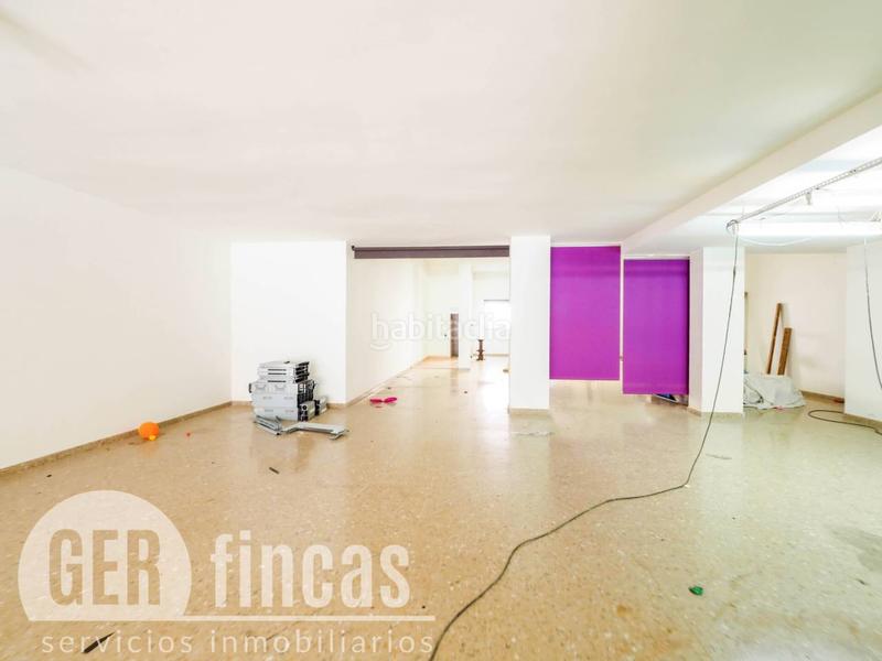 Foto 1db6aed1-f1f8-4d84-a8b0-fd9268d874f5. Local comercial a Plaça Catalunya - Escola Industrial Terrassa