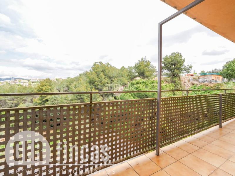 Foto bfd781db-d7ba-4584-911b-6ca5110c2330. Casa con riscaldamento parcheggio in Can Palet de Vista Alegre Terrassa