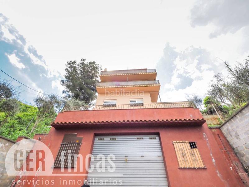 Foto d2b7f9f0-392e-4418-8979-ff73707e234d. Casa con riscaldamento parcheggio in Can Palet de Vista Alegre Terrassa