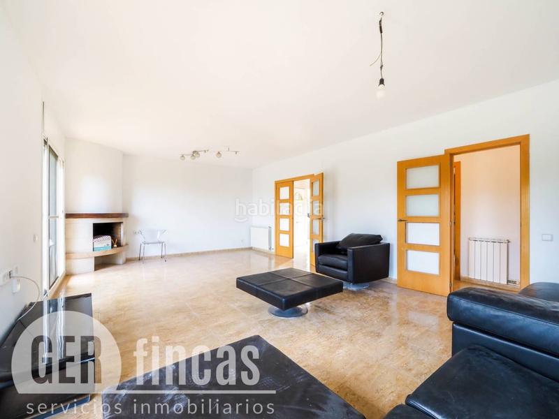 Foto fa2cce09-b9fb-4f69-a317-3503a702e79d. Casa con riscaldamento parcheggio in Can Palet de Vista Alegre Terrassa