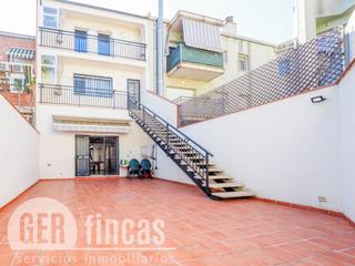 Maison  Dom bosco. Muy elegante con gran entrada de luz natural. no le falta ningún