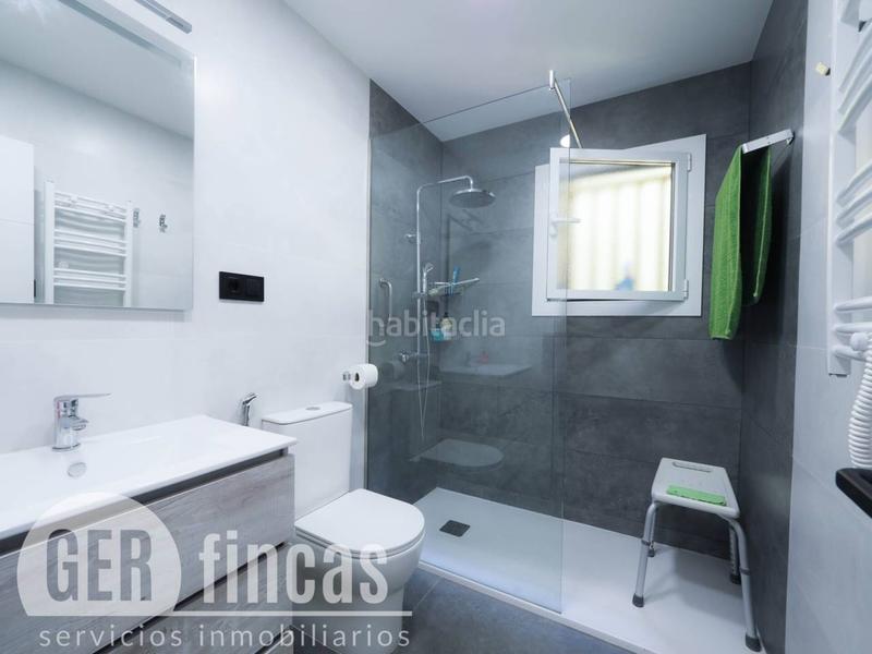Foto 592c8efc-9580-4980-b58f-6d43ca8f5e5e. Casa  con terraza y garaje en Ca n'Aurell Terrassa