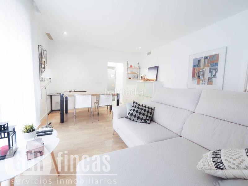 Foto 0369ac98-62f8-4e6a-85f7-ff51a55d8324. Piso de diseño con suite, balcón muy moderno en Ca n'Aurell Terrassa
