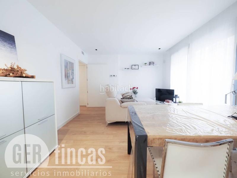 Foto 4ad2d47b-b7d3-4fbd-9485-349650be119c. Piso de diseño con suite, balcón muy moderno en Ca n'Aurell Terrassa