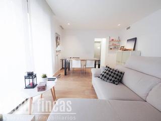 Piso  Doctor ullés. De diseño con suite, balcón muy moderno