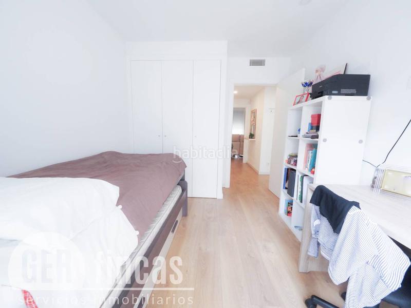 Foto a6b36dc7-6022-4aae-a3c1-77557f461311. Piso de diseño con suite, balcón muy moderno en Ca n'Aurell Terrassa