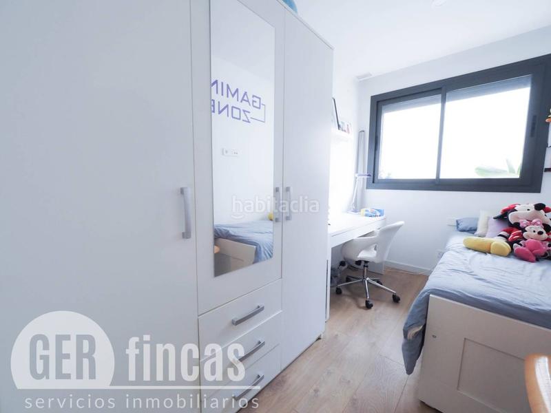Foto b5cacab7-2a9e-43a5-be1b-477195feba4e. Piso de diseño con suite, balcón muy moderno en Ca n'Aurell Terrassa