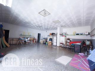 Local Comercial  Calderón de la barca. Crea tu próximo negocio! en este amplio local