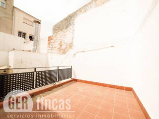 Location Bureau  Watt. A reformar con mucho potencial y con salida de humos.