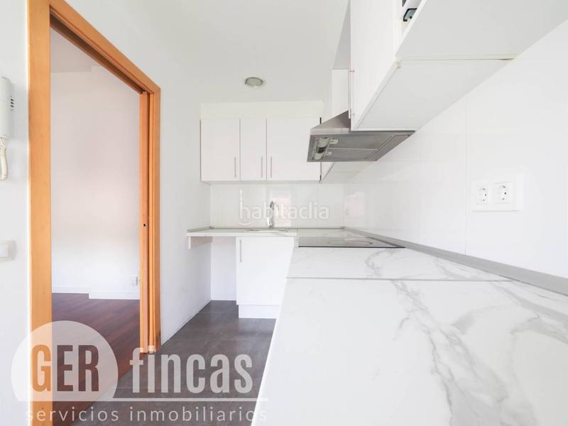 Foto a8d2f02a-5209-4f24-beaf-6a46e2161ba0. Dúplex invertido con terraza en Les Fonts Terrassa