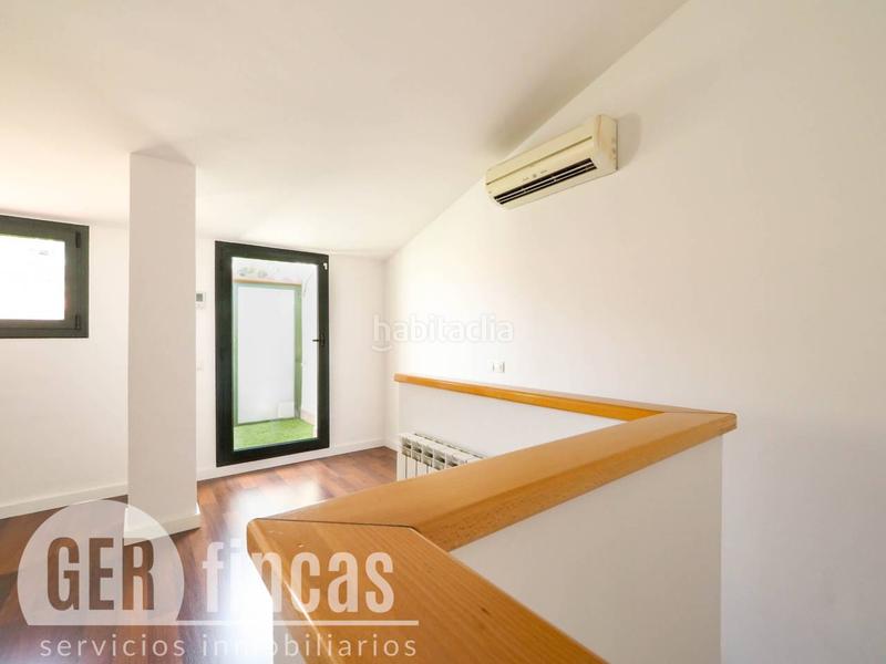 Foto b8a75244-5ab1-45c6-bb76-f95aed2db298. Dúplex invertido con terraza en Les Fonts Terrassa