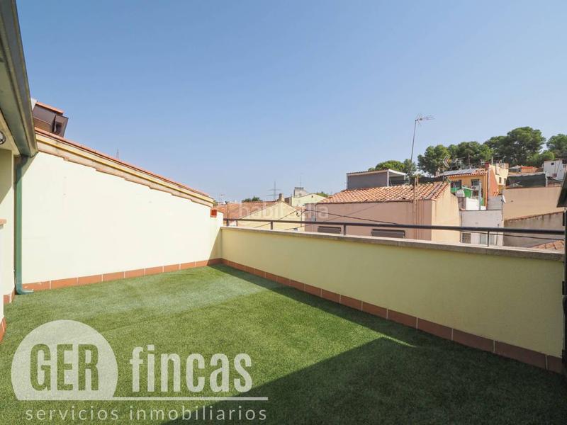 Foto cf0df75d-666b-42ae-a191-db9ffb972c91. Dúplex invertido con terraza en Les Fonts Terrassa
