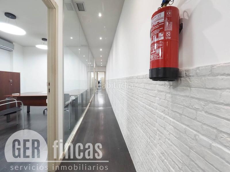 Foto 195b002e-4e17-4611-a0e9-1fd39f56db3e. Lloguer oficina a Ca n'Aurell Terrassa