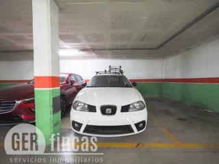 Posto auto  Calle salvador busquets. Para coche mediano