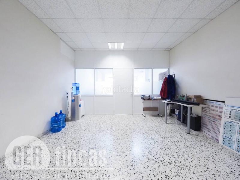 Foto 0f87c8b5-08ab-404a-a8f8-6f3cfae29486. Local commercial dans Ca n'Aurell Terrassa