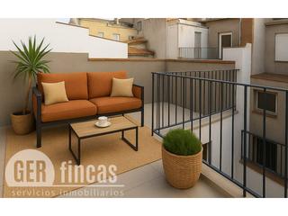 Piso  Infant martí. Reformado con dos habitaciones y terraza