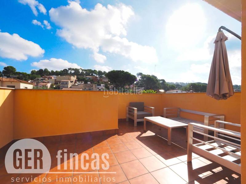 Foto 0e2b5de1-67de-4617-aac1-2415376d1fcd. Casa con piscina propia, patio, terraza, y garaje en Terrassa