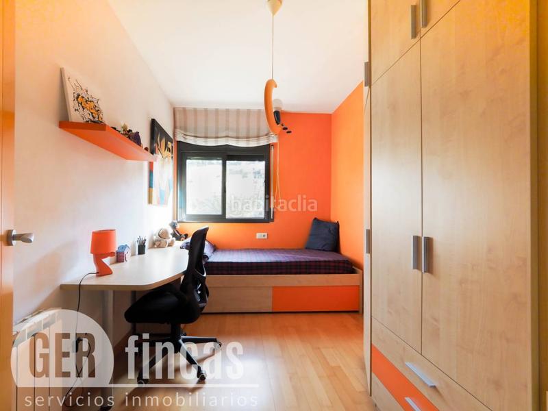 Foto 13e21890-cefd-4406-990e-58ccd7d88029. Casa con piscina propia, patio, terraza, y garaje en Terrassa