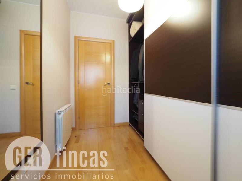 Foto 17c9292c-eaf7-4a54-a978-1e39c6560cf9. Casa con piscina propia, patio, terraza, y garaje en Terrassa