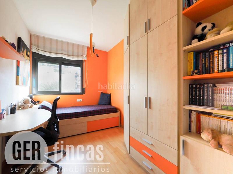 Foto 24a5bf33-6611-47b9-b330-365adee210ce. Casa con piscina propia, patio, terraza, y garaje en Terrassa