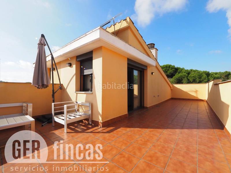 Foto 3a8aa40d-83ee-4fad-b619-f199c7c6819a. Casa con piscina propia, patio, terraza, y garaje en Terrassa