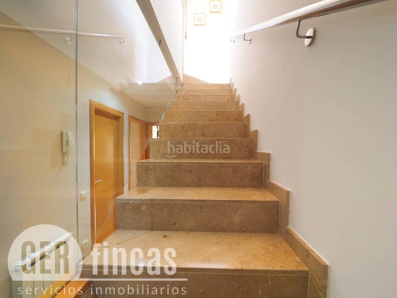 Foto 5bcc3830-3e0a-42b5-9b63-cc44057342a5. Casa con piscina propia, patio, terraza, y garaje en Terrassa