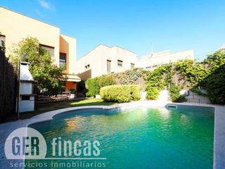 Casa en Les Fonts. Con piscina propia, patio, terraza, y garaje