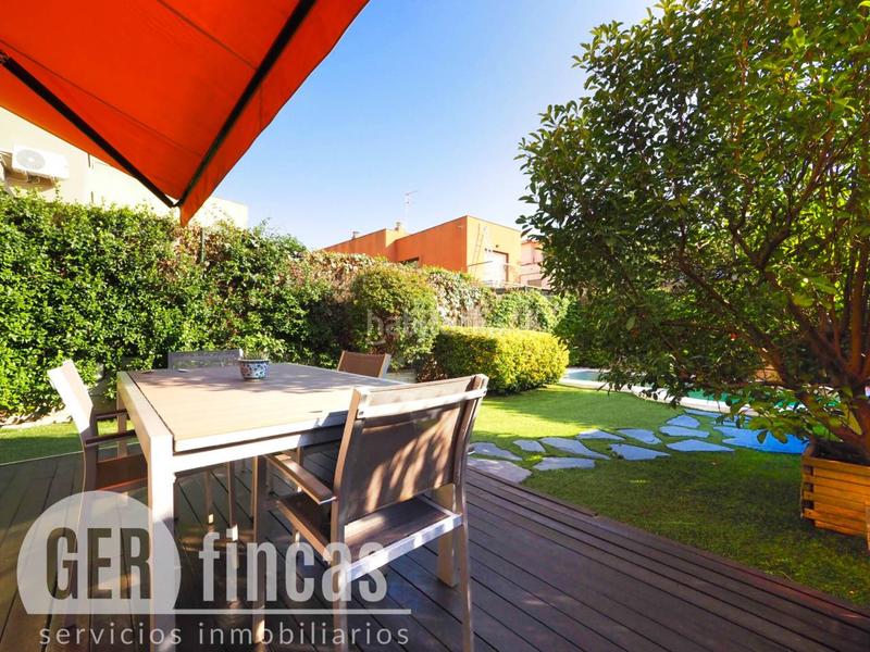 Foto 71fe4181-ac9e-49db-80dc-95442091193f. Casa con piscina propia, patio, terraza, y garaje en Terrassa