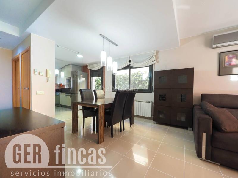 Foto 738f6f27-9628-46c0-aec7-3ba78c9ebc17. Casa con piscina propia, patio, terraza, y garaje en Terrassa