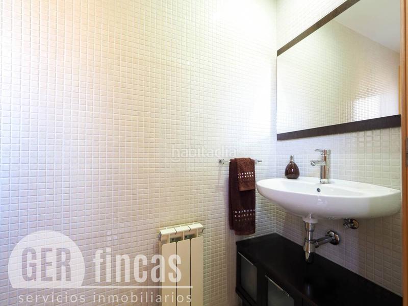 Foto 7706a44b-d60b-4738-b529-ef4f10d5490c. Casa con piscina propia, patio, terraza, y garaje en Terrassa